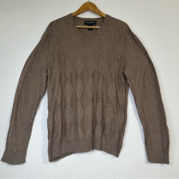 Banana Republic 100% Cotton  Business Casual Brown V-Neck Sweater - Picture 2 of 10